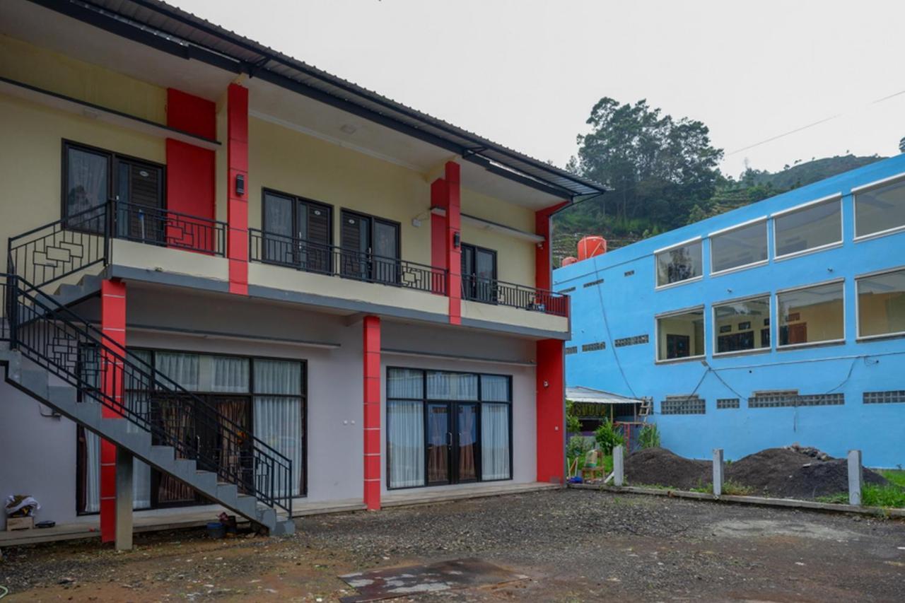 Reddoorz @ Gerbang Dieng Plateau Area Wonosobo Exterior photo